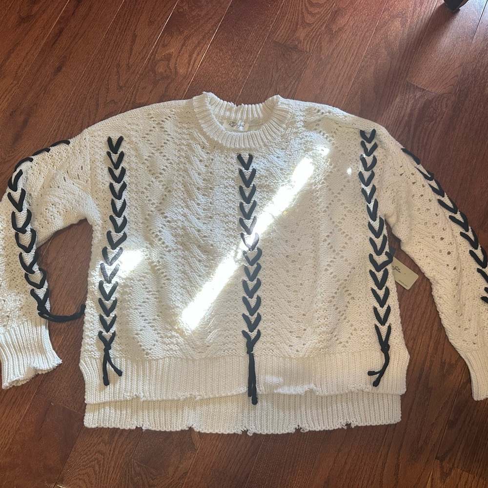 Cable Knit Sweater with laces